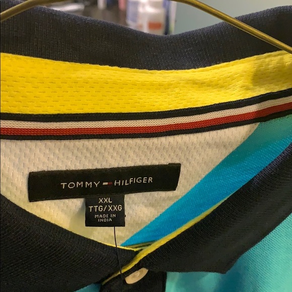 ‼️$30 today only‼️ Tommy Hilfiger T-shirt - Picture 4 of 4